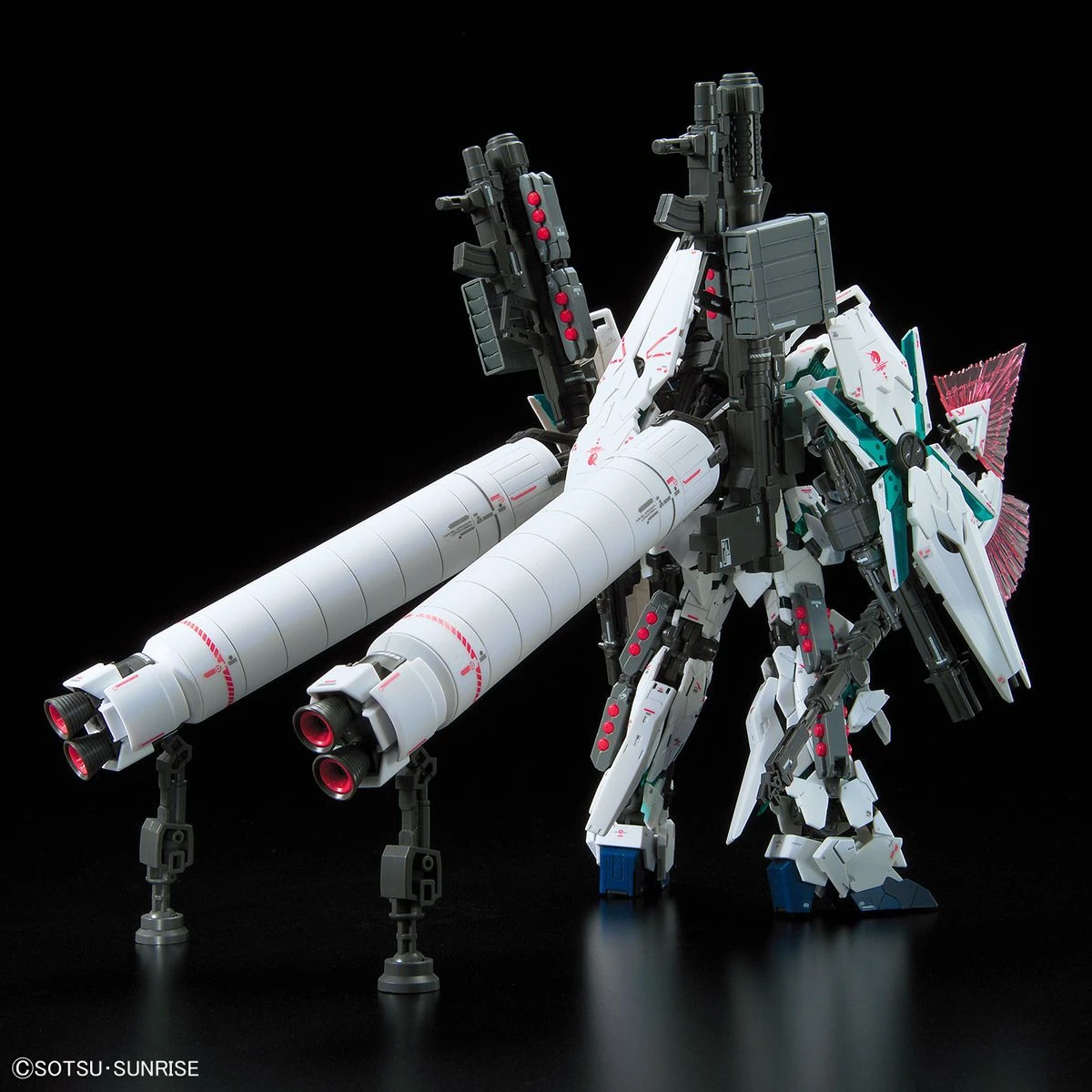 Bandai Gundam 1/144 RG #30 Unicorn RX-0 Full Armor Unicorn Gundam Model Kit - Image 3