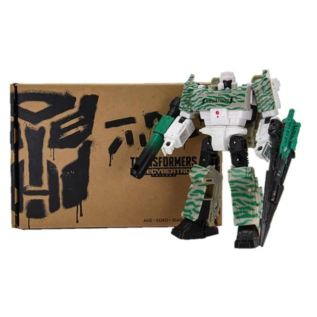 Hasbro Transformers Generations Select Voyager Exclusive G2 Combat Megatron WFC-GS01 Action Figure - Image 2